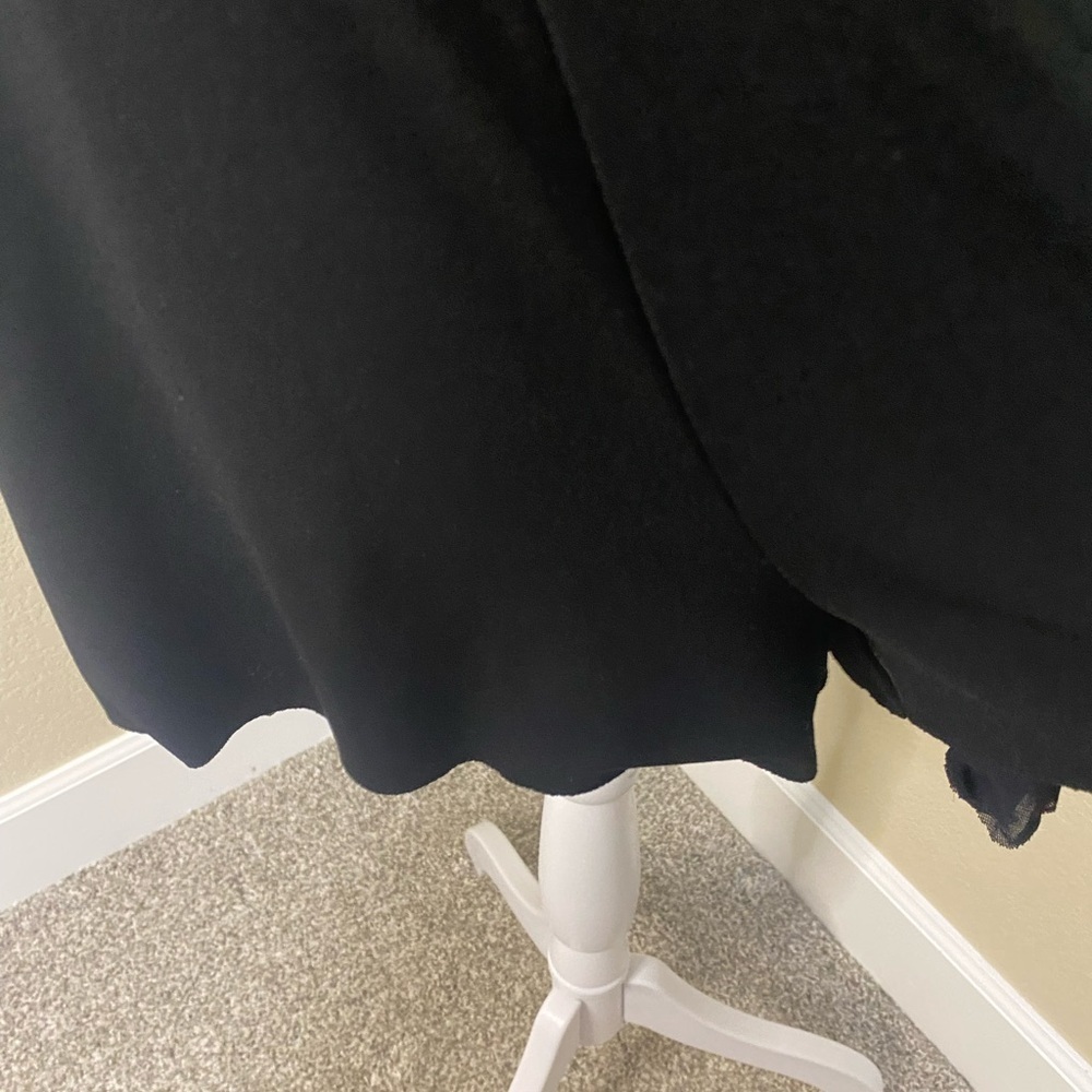 Kimchi Blue black sleeveless romper. Sz S. Dress/shorts. Scalloped straps. - Picture 16 of 16